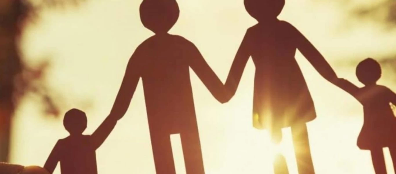 Όλα όσα πρέπει να γνωρίζετε για την άδεια ανατροφής τέκνου στο Δημόσιο